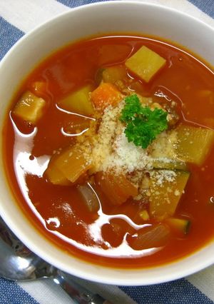 A picture of Easy Minestrone made with Tomato Juice.
