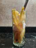 Papas fritas en copa bañadas con huevo poché