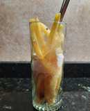 Papas fritas en copa bañadas con huevo poché