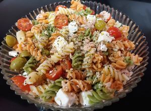 Foto principal de Ensalada de pasta con queso feta
