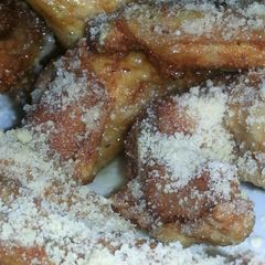A picture of Garlicky Parm wings♡♥♡♡.