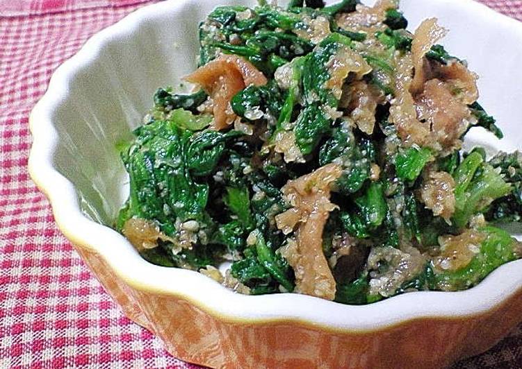 How to Make Quick Chrysanthemum Leaves Tossed with Umeboshi