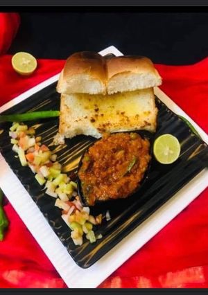 पाव भाजी (pav bhaji recipe in Hindi) रेसिपी मुख्य फोटो