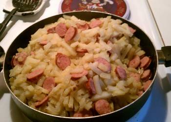 How to Prepare Tasty Smothered Potatoes in onions with Polish Kielbasa
