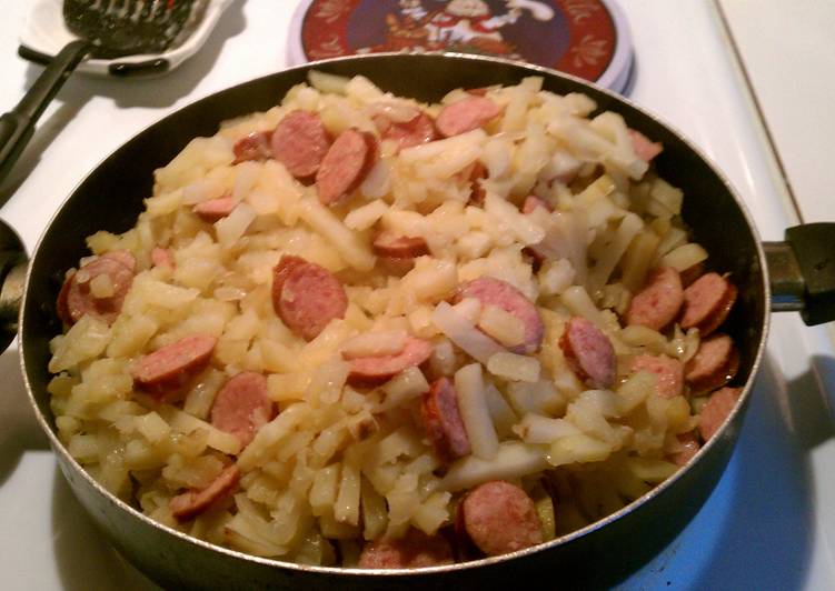 How to Prepare Perfect Smothered Potatoes in onions with Polish Kielbasa