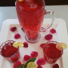 A picture of RoohAfza Lemon Cooler.