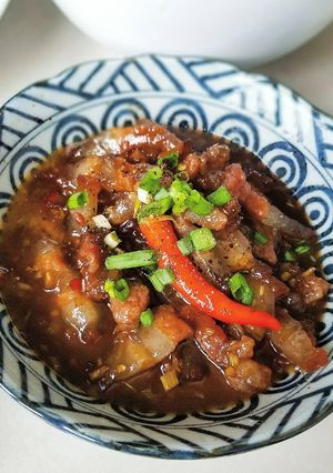 Hình của món Ba rọi xào mắm ruốc.