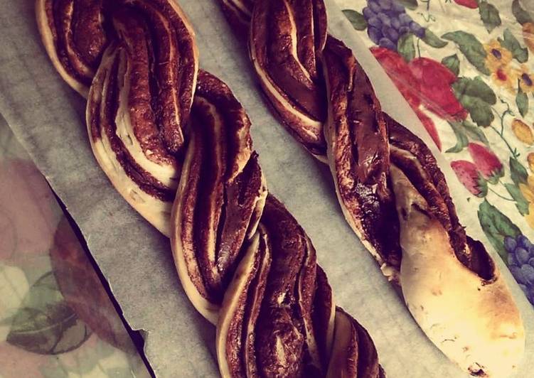 How to Prepare Perfect Beautiful Braided Nutella Bread