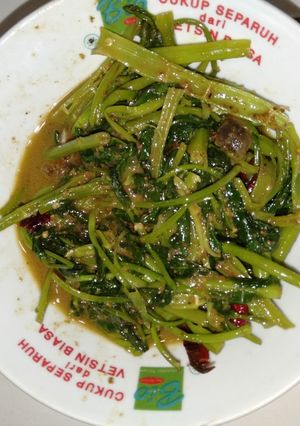 Foto resep Oseng kangkung sambel pecel