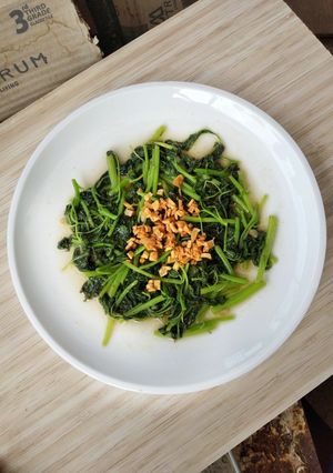 Foto resep Tumis Bayam Bawang Putih