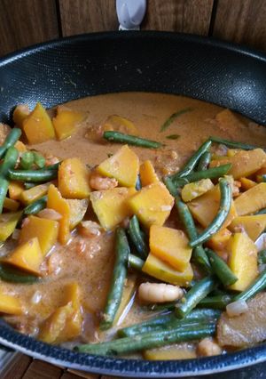 A picture of Squash with coconut milk (ginataang kalabasa).