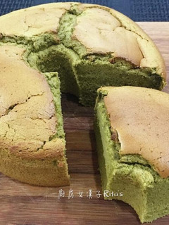 抹茶戚風蛋糕 的食譜成品照片