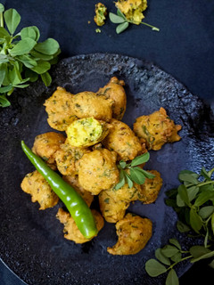 मेथी गोटा (methi gota recipe in Hindi) रेसिपी मुख्य फोटो