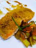 Salmón con costra de parmesano y salsa de soja agridulce