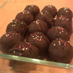 A picture of Oreo Truffles.