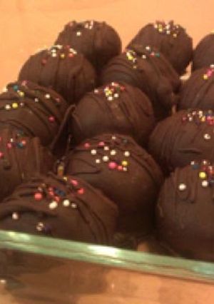 A picture of Oreo Truffles.