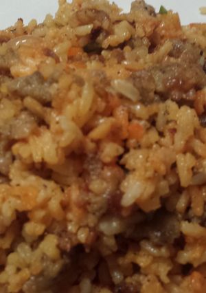 A picture of Ebony ' s dirty rice.