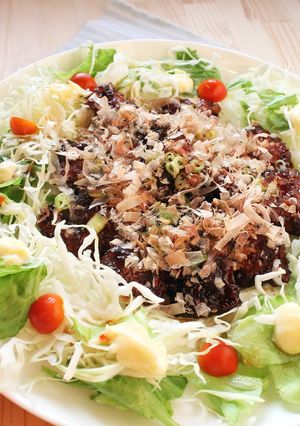A picture of Skipjack Tuna with Teriyaki Sauce.