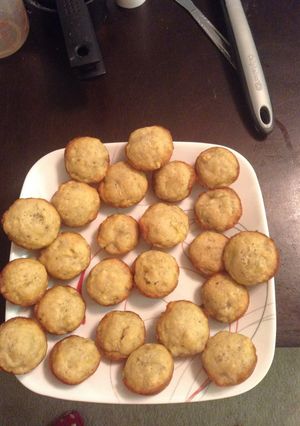 A picture of No Nut Banana Muffins.