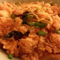 A picture of 김치 볶음밥/kimchi fried rice.