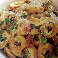 A picture of Tortellini with Peas and Prosciutto.