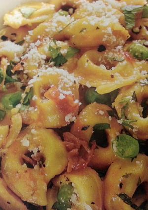 A picture of Tortellini with Peas and Prosciutto.