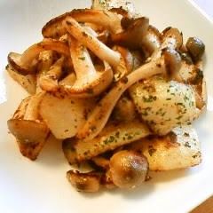 A picture of Potato and Shimeji Mushroom Sauté with Mayonnaise.