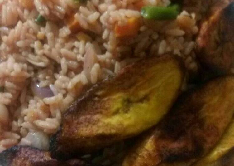 Coconut rice and liver with plantain