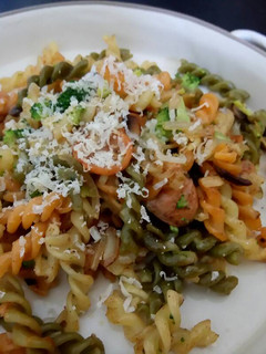 Foto resep Aglio olio Pasta Fusilli dengan Sosis Ayam, Brokoli dan Jamur