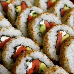 A picture of California Rolls (with Tips on Cutting the Rolls).