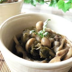 A picture of Low-Calorie! Refreshing Mushrooms and Mekabu.