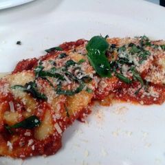 A picture of Spinach Ravioli.