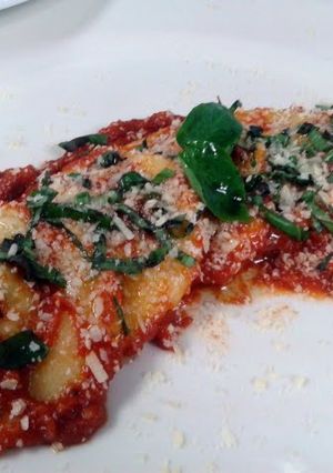 A picture of Spinach Ravioli.