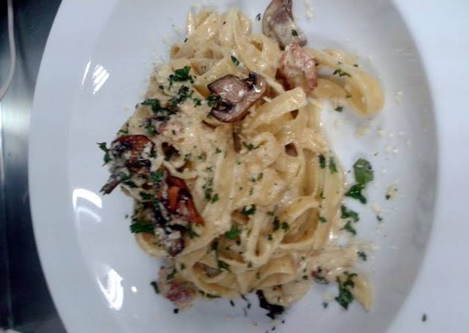 Recipe of Homemade Creamy Mushrooms Pasta