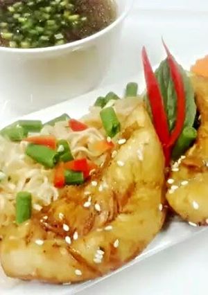 A picture of Mike's Deconstructed Chicken Ramen.