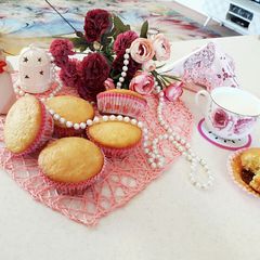A picture of "Cake Yazdi, Iranian cupcake".