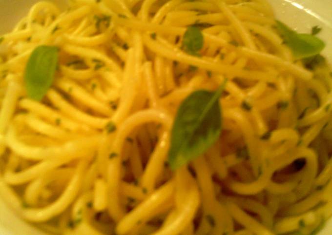 Sunshine 's spaghetti olio e aglio
