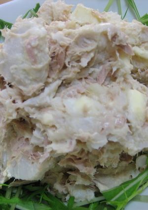 A picture of Hearty Deli Style Taro Root and Tuna Salad.