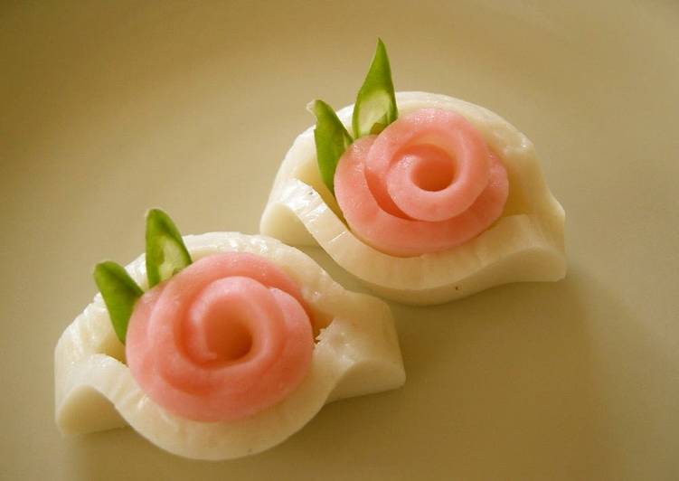 Steps to Make Quick Kamaboko Roses for a New Year&#39;s Bento