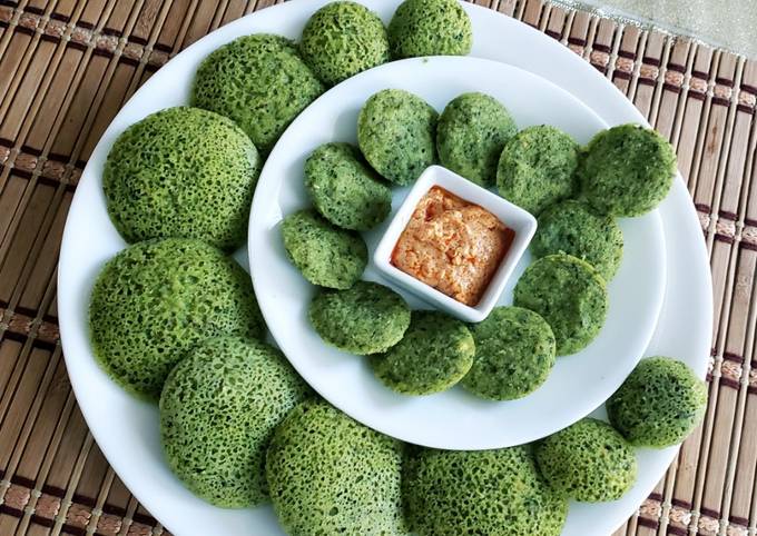 Spinach moong dal idli