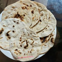 A picture of Homemade tandoori roti.