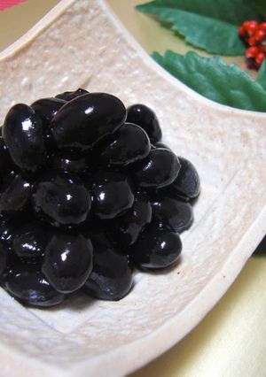 A picture of Simmered Black Soybeans for Osechi.