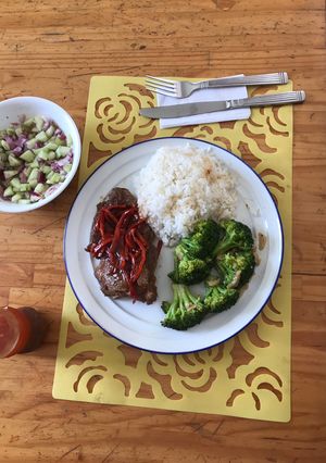 Una foto de ALMUERZO SALUDABLE BRÓCOLI AL VAPOR