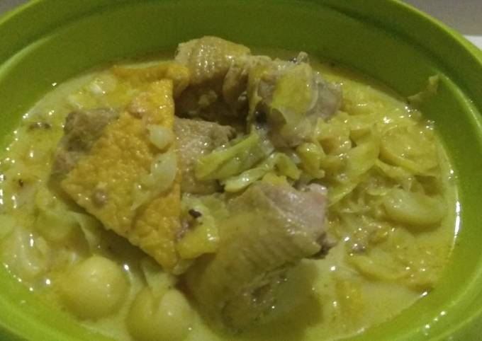 Opor ayam tahu telur