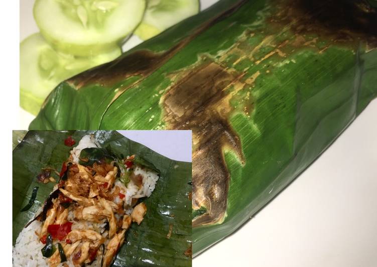 Nasi bakar ayam suwir