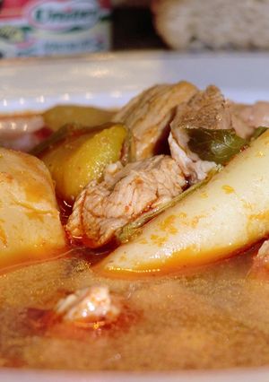 Gulyás leves recept (sertés húsból) recept fotója