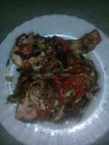 Patas de pollo al horno con vegetales