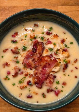 Selymes karfiolleves baconnel, csirkemellel (Fibriya sajtos) keto, GM recept fotója