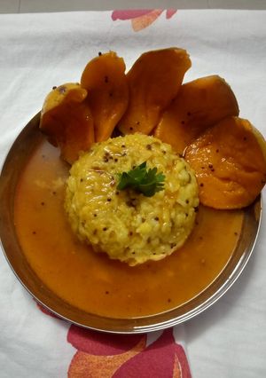 કેરી-ગોટલા અને ગોળનું રસાવાળું શાક (Mango Shak Recipe in Gujarati) રેસીપી મુખ્ય ફોટો