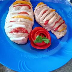 A picture of Primavera chicken (hassleback chicken).